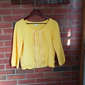 Garnet hill large yellow sweater with vintage feel